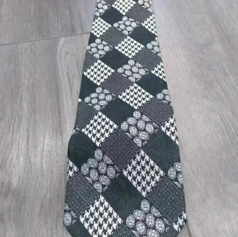 Alcione 100%silk tie Italian